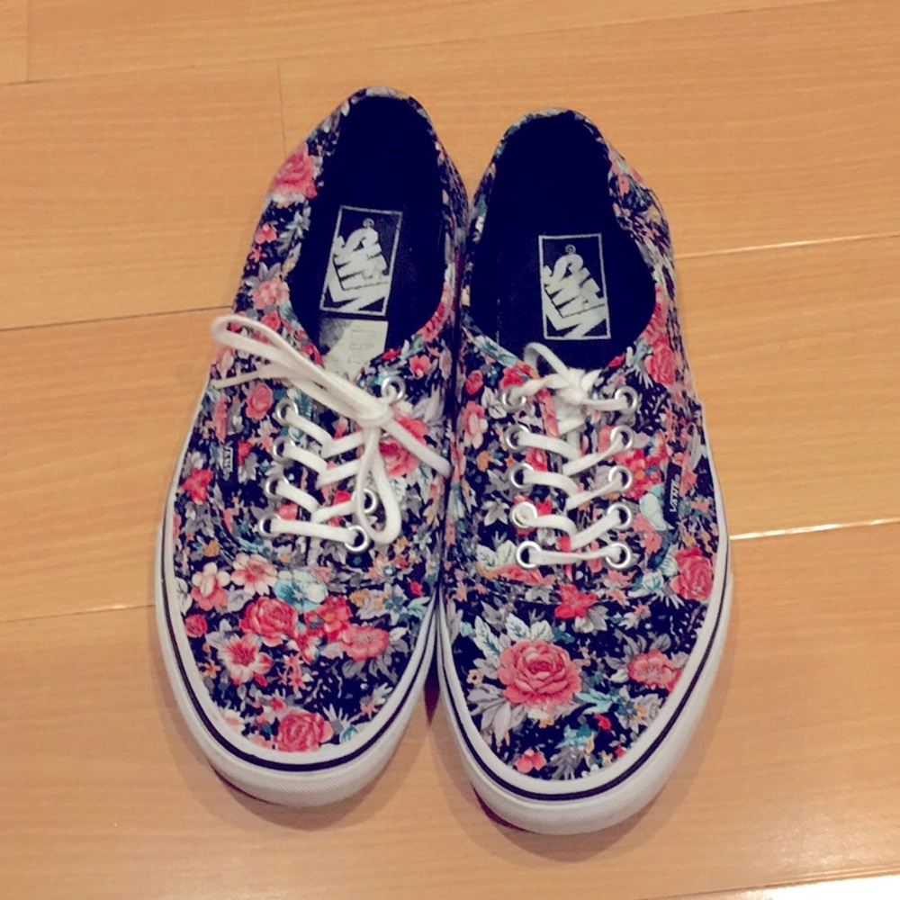Womens Flower 🌸 Print Vans Sz 9